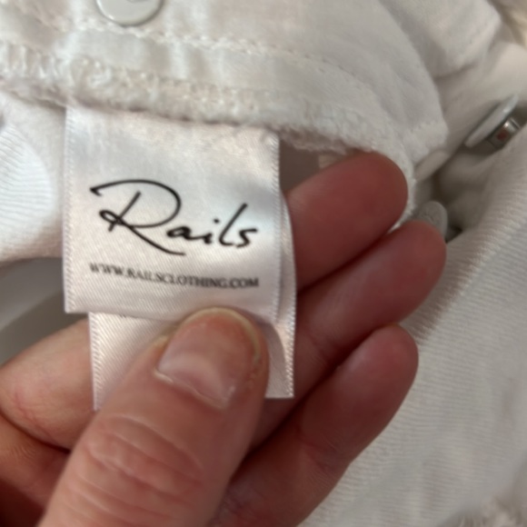 Rails size 25 white Logan distressed shorts excellent condition, button fly - Picture 10 of 13